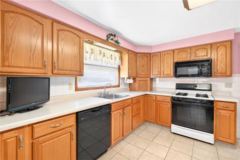 700 Stokes Drive Forward Township PA 15037