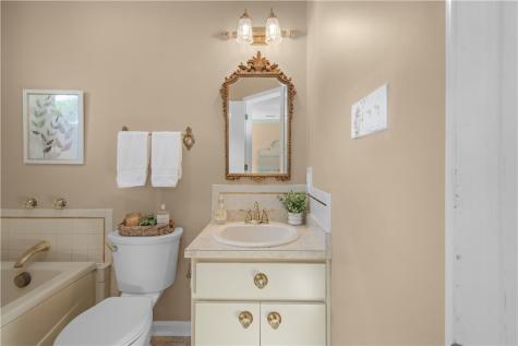 107 William Street Cecil PA 15057