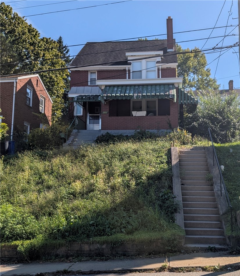 300 E Agnew Avenue Carrick PA 15210