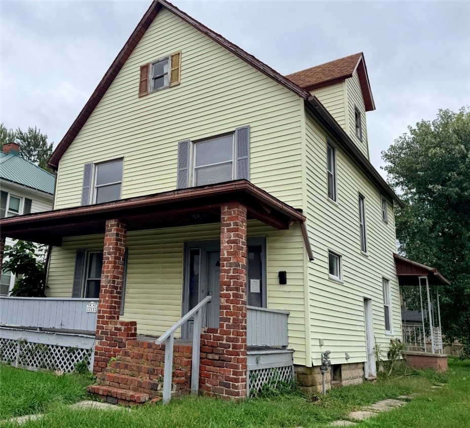 211 Cedar Avenue Sharon PA 16146