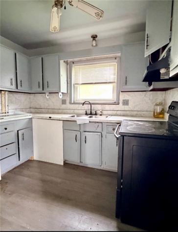 211 Cedar Avenue Sharon PA 16146