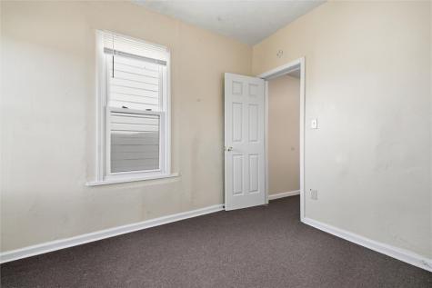 80 Mckinnie Avenue Mckees Rocks PA 15136