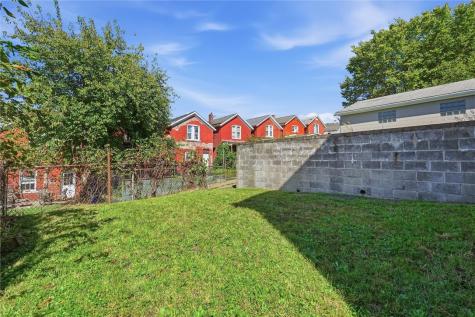 80 Mckinnie Avenue Mckees Rocks PA 15136