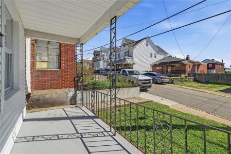 80 Mckinnie Avenue Mckees Rocks PA 15136