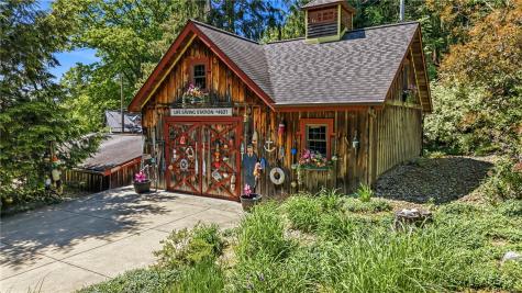 4621 E Lake Road Shenango PA 16134