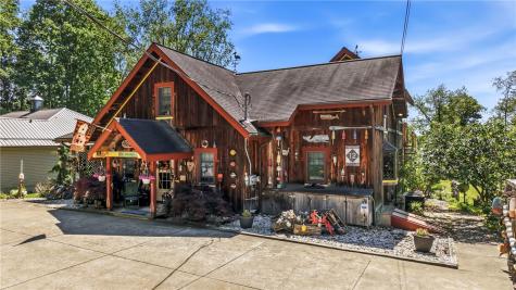 4621 E Lake Road Shenango PA 16134