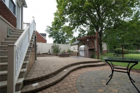 104 Murrysville Road Level Green PA 15085