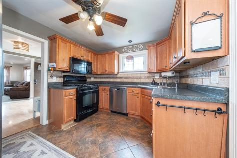 104 Murrysville Road Level Green PA 15085