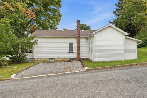 141 Pierce Avenue Sharpsville PA 16150