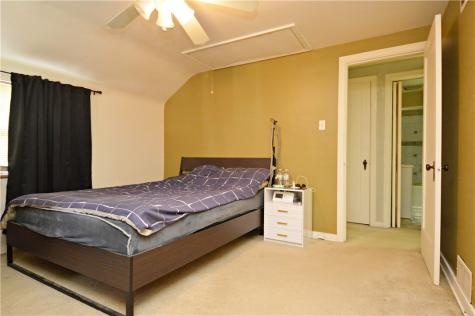 1056 Lindberg Avenue Lincoln Place PA 15120