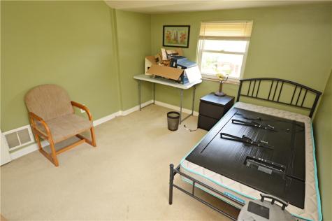 1056 Lindberg Avenue Lincoln Place PA 15120
