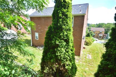 1056 Lindberg Avenue Lincoln Place PA 15120