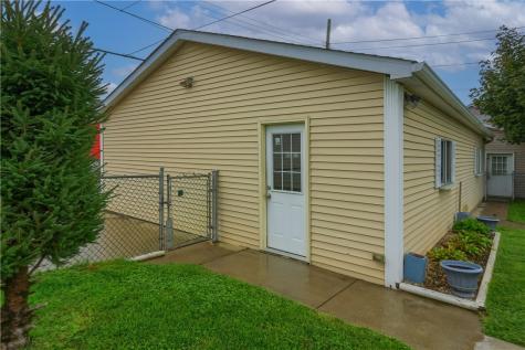 2527 7th Avenue Beaver Falls PA 15010