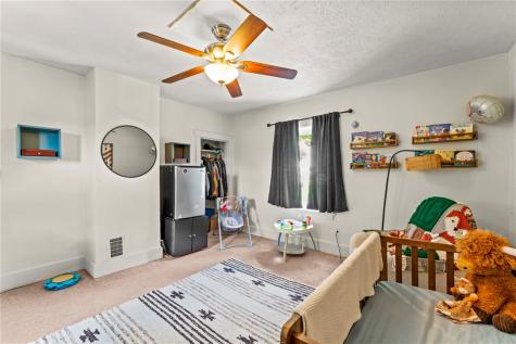 259 Cherry Avenue Houston PA 15342