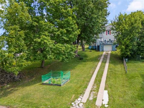 259 Cherry Avenue Houston PA 15342