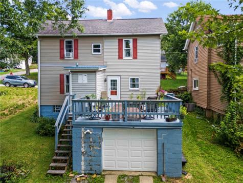 259 Cherry Avenue Houston PA 15342
