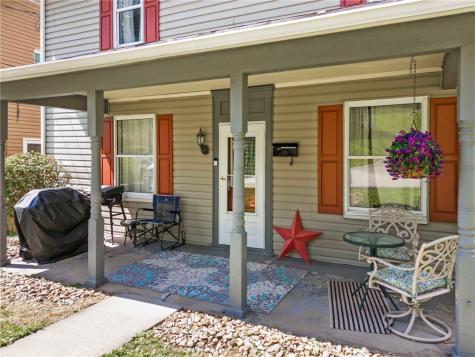 259 Cherry Avenue Houston PA 15342