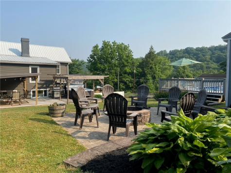 12 Logan Street Ohiopyle PA 15470