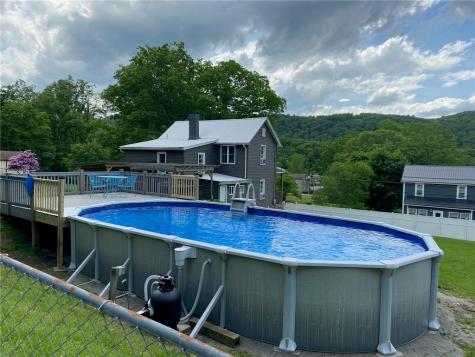 12 Logan Street Ohiopyle PA 15470