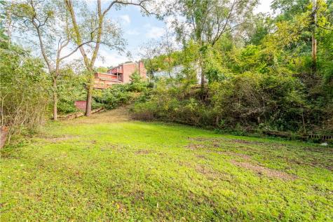 13 Cherokee Drive Robinson Township PA 15205