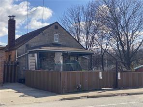 2728 Middletown Sheraden PA 15205