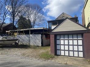 2728 Middletown Sheraden PA 15205