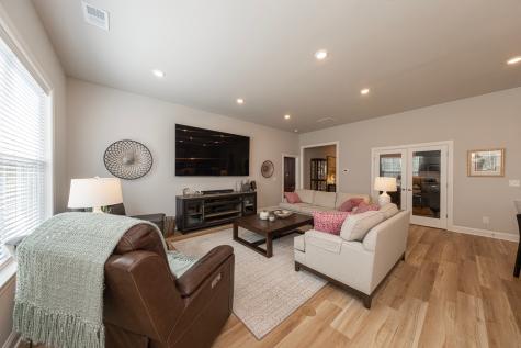 4012 Evilyn Drive Economy PA 15005