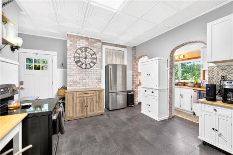 4004 Noblestown Road Oakdale PA 15071