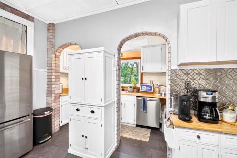 4004 Noblestown Road Oakdale PA 15071