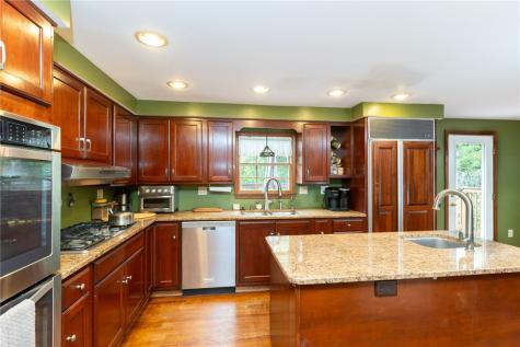 1286 Lakemont Drive Mt Lebanon PA 15243