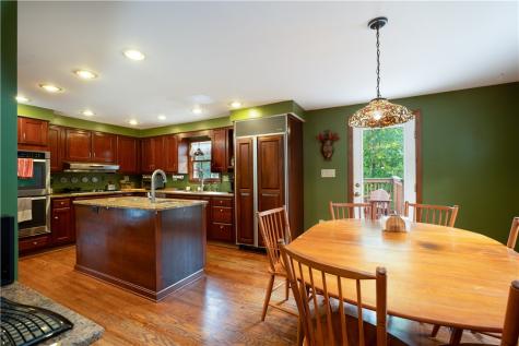 1286 Lakemont Drive Mt Lebanon PA 15243