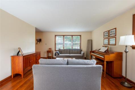 1286 Lakemont Drive Mt Lebanon PA 15243