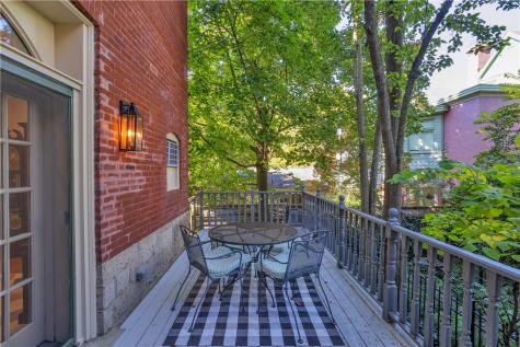 916 College Street Shadyside PA 15232