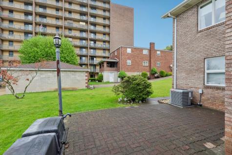 517 Cavitt Avenue Trafford PA 15085