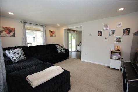 706 East Drive Clairton PA 15025