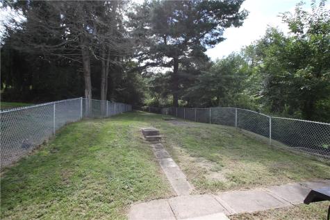 706 East Drive Clairton PA 15025