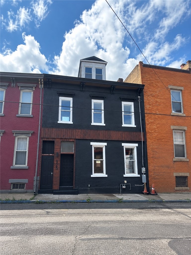 925 Constance Street Central North Side PA 15212