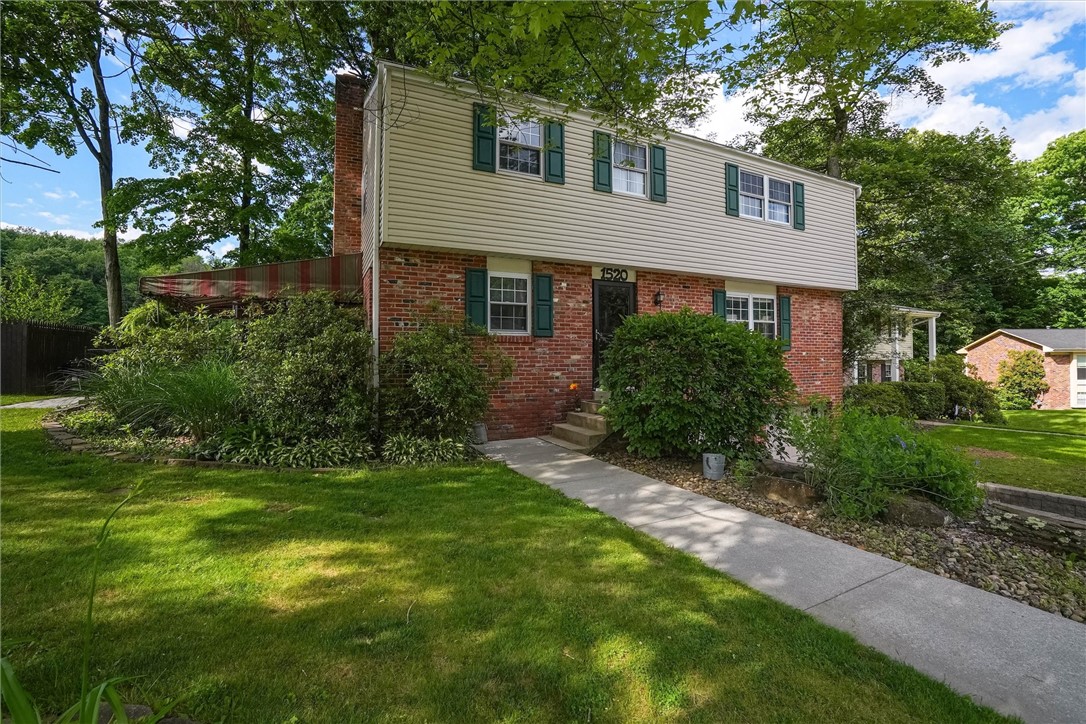 1520 Woodstream Drive Shaler PA 15116