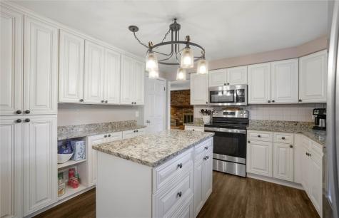 1520 Woodstream Drive Shaler PA 15116