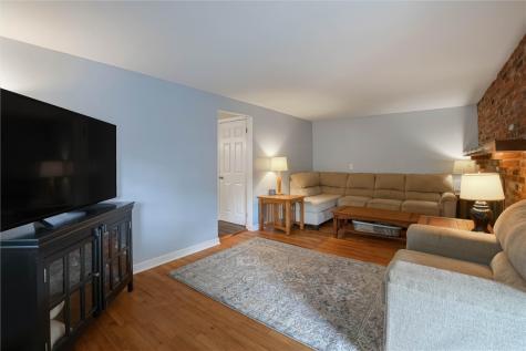 1520 Woodstream Drive Shaler PA 15116