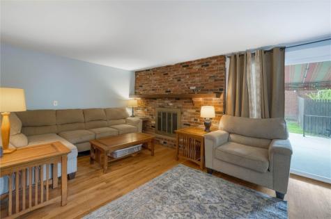 1520 Woodstream Drive Shaler PA 15116