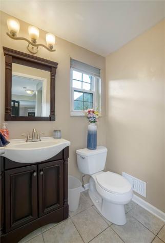 1520 Woodstream Drive Shaler PA 15116