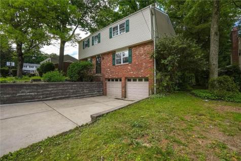 1520 Woodstream Drive Shaler PA 15116