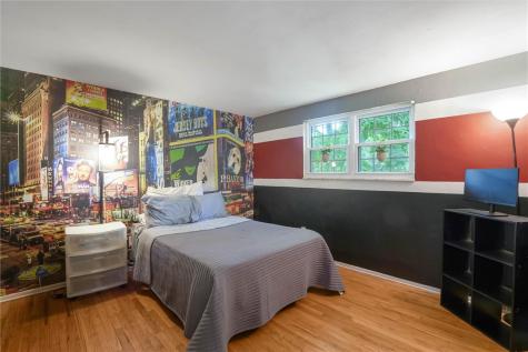 1520 Woodstream Drive Shaler PA 15116