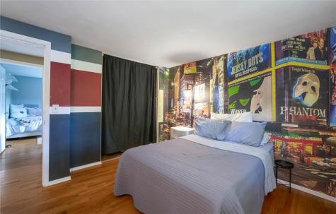 1520 Woodstream Drive Shaler PA 15116