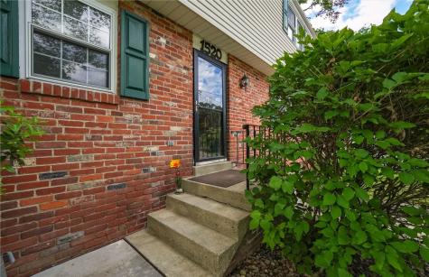 1520 Woodstream Drive Shaler PA 15116