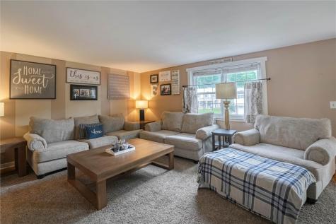 1520 Woodstream Drive Shaler PA 15116