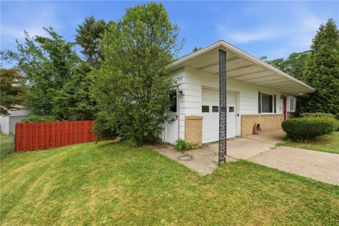 3203 Regis Drive Erie City PA 16510