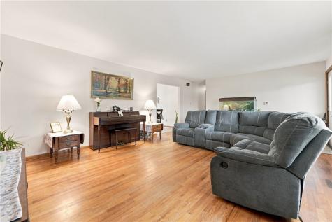 3203 Regis Drive Erie City PA 16510