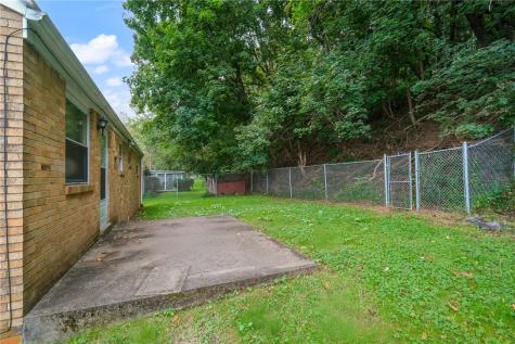 137 Eastminster Drive Verona PA 15147